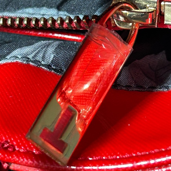 London Saffiano Leather Structured Tote Bag W/ Envelope Pocket & Floral Lining - Picture 10 of 10